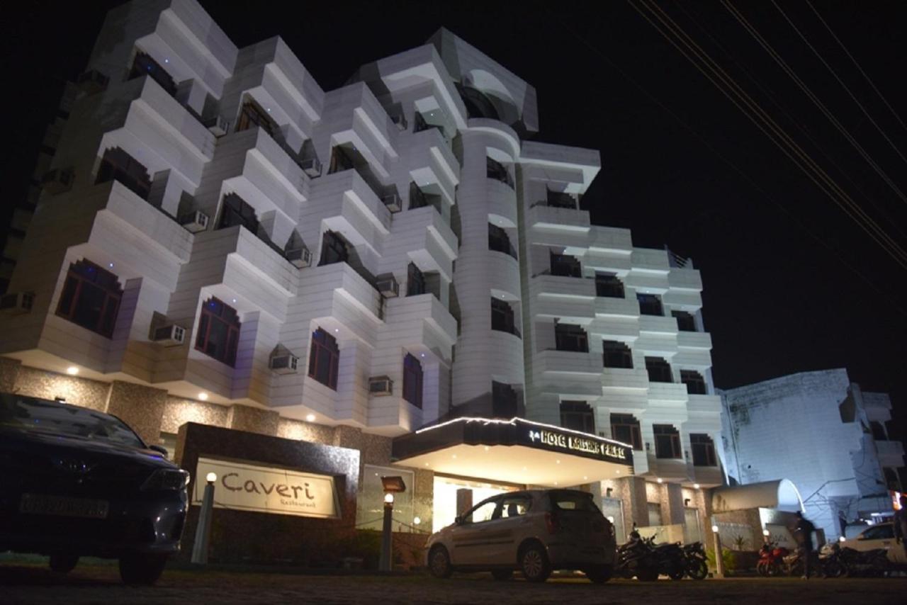 Hotel Krishna Palace, Ayodhya Экстерьер фото
