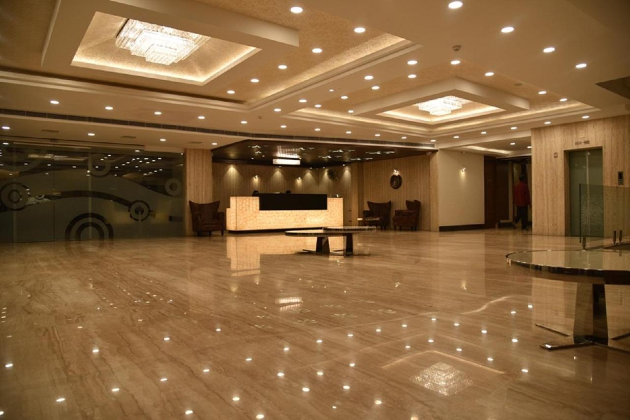 Hotel Krishna Palace, Ayodhya Экстерьер фото
