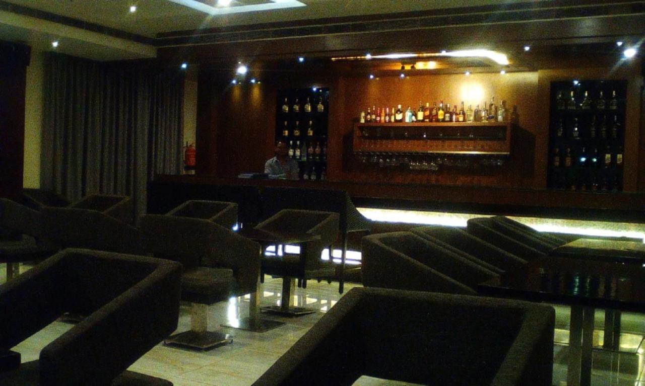 Hotel Krishna Palace, Ayodhya Экстерьер фото